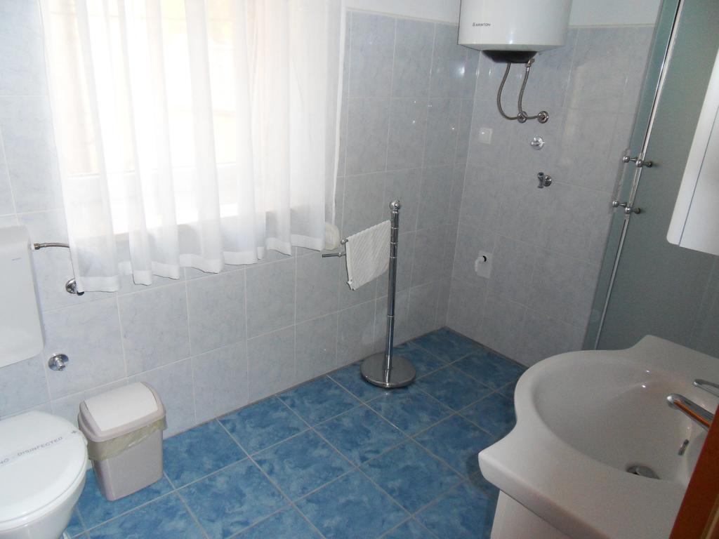 Apartments Petricevic 2 Selce Exterior foto