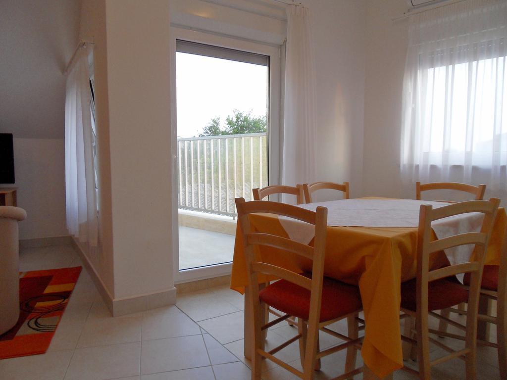 Apartments Petricevic 2 Selce Exterior foto